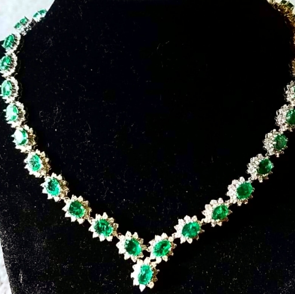 Jewelry - 14k white gold Diamonds and emerald